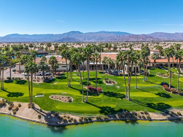 80086 Camino Santa Elise, Indio CA: https://media.crmls.org/mediaz/5f54f51f-6363-4128-ae0a-392a89edc67b.jpg