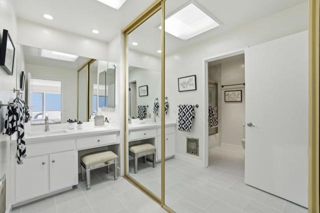 315 Carlos Avenue, Redwood City CA: https://media.crmls.org/mediaz/5f550225-b95d-4409-a9e0-17c6f2f6f355.jpg