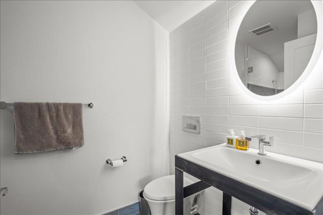 16760 Magneson Loop, Los Gatos CA: https://media.crmls.org/mediaz/5f5516ea-5a0d-4202-b8d1-742a9017884b.jpg