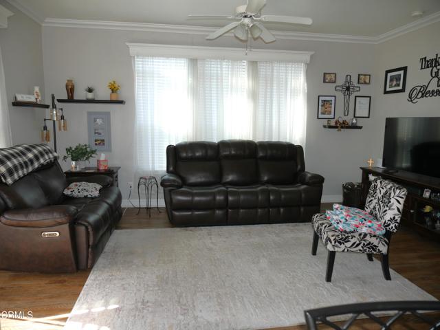 Detail Gallery Image 4 of 21 For 175 Chaucer Ln #.,  Ventura,  CA 93003 - 3 Beds | 2 Baths