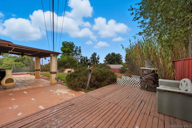 321 North Lane, El Cajon CA: https://media.crmls.org/mediaz/5f55f569-f3bf-491c-b346-6d2504232bbc.jpg