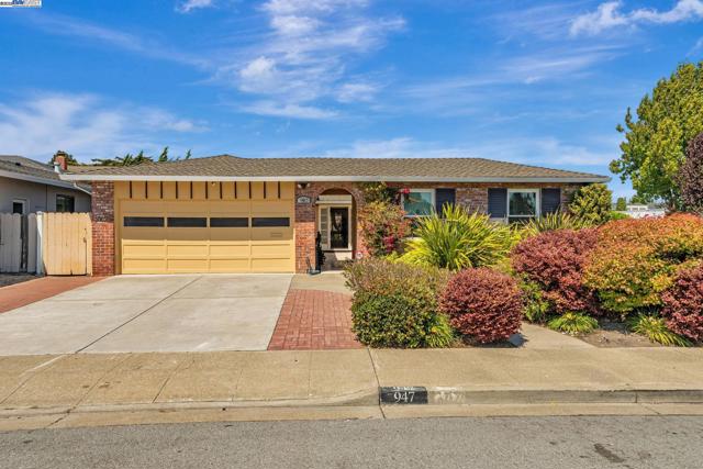 947 Crane Ave, Foster City CA: https://media.crmls.org/mediaz/5f5653c7-74c0-43ba-8416-565865a32ea8.jpg