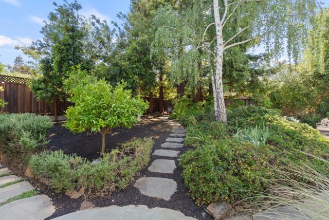1666 Kensington Avenue, Los Altos CA: https://media.crmls.org/mediaz/5f56c459-a4a7-4503-ba8a-93dee5295694.jpg