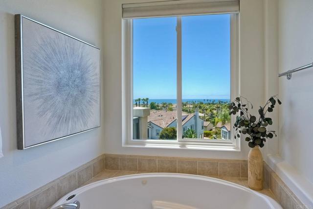 7479 Mermaid Lane, Carlsbad CA: https://media.crmls.org/mediaz/5f56ee3e-09e5-429d-ae91-fe76b5c89bd9.jpg
