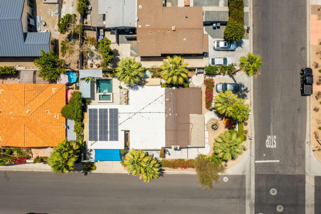 689 E Camino Parocela, Palm Springs CA: https://media.crmls.org/mediaz/5f572473-b1c1-40db-8c83-de1f8e2e9ad0.jpg