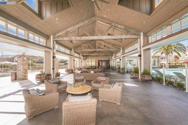 4058 Chalk Hill Way, Dublin CA: https://media.crmls.org/mediaz/5f575d89-2497-4e6b-9e9c-19a420782fde.jpg