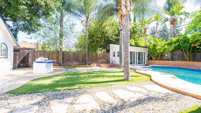 5726 Donna Avenue, Tarzana CA: https://media.crmls.org/mediaz/5f57df23-a770-41e4-9a48-c33b56a04cce.jpg