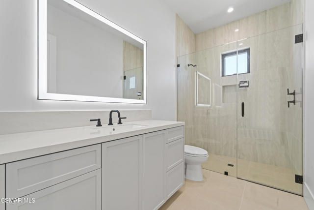 Image 23 of 93 For 532 Corte Corrida