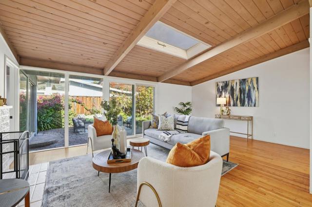 3839 Ross Road, Palo Alto CA: https://media.crmls.org/mediaz/5f588233-797d-431f-80a5-125c6423f06f.jpg