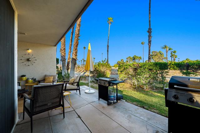 2501 N Whitewater Club Drive, Palm Springs CA: https://media.crmls.org/mediaz/5f58ddc2-cbb7-4529-9724-485255ad36b4.jpg