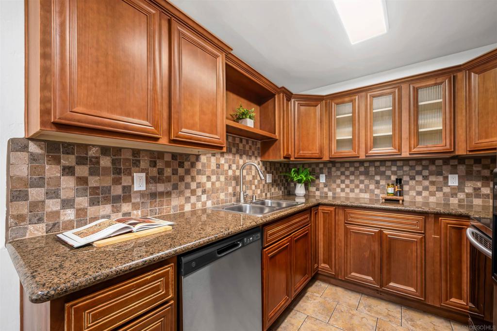 1030 Robinson Ave - photo 16