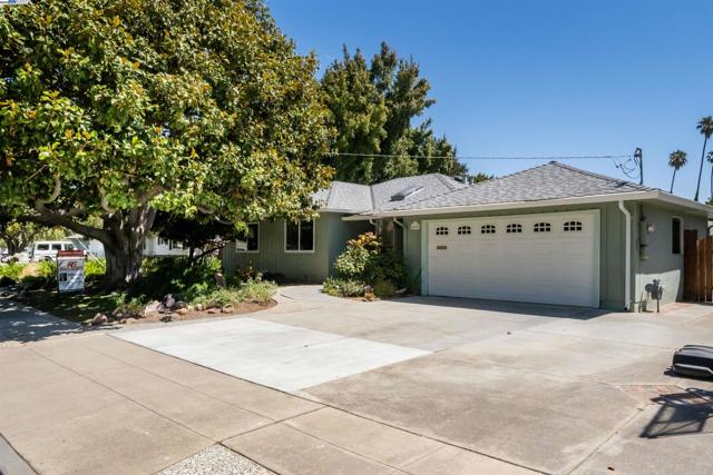 4670 Eggers Dr, Fremont CA: https://media.crmls.org/mediaz/5f59a448-2be4-429b-b3cc-bcc9f310cbf1.jpg