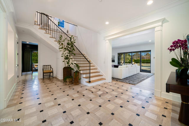 2160 Marshbrook Road, Thousand Oaks CA: https://media.crmls.org/mediaz/5f5a0a6e-201e-4956-8041-e4b4d443762b.jpg