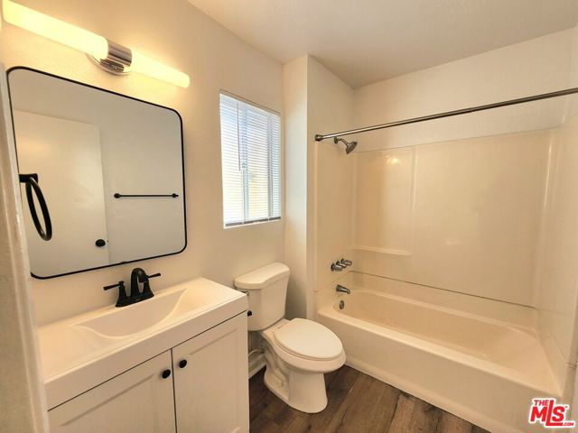 165 N Hamilton Avenue, Hemet CA: https://media.crmls.org/mediaz/5f5a3d58-64a8-49b1-a97c-e13e5433c45d.jpg