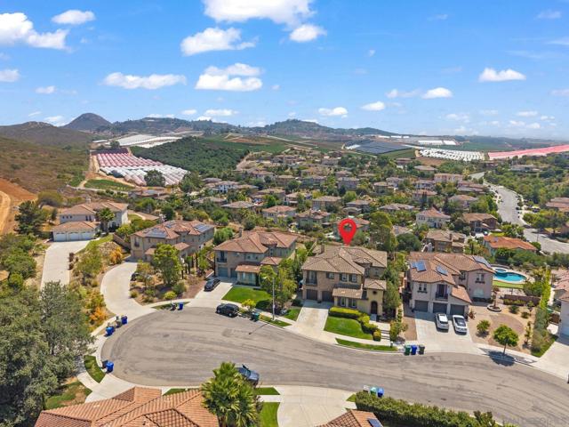 5527 Alexandrine Ct, Oceanside CA: https://media.crmls.org/mediaz/5f5ad77f-d383-4ec0-9efa-1a8392debe6c.jpg