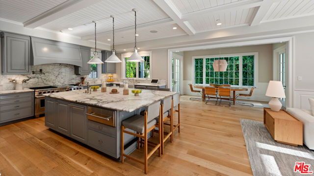 491 N Tigertail Road, Los Angeles CA: https://media.crmls.org/mediaz/5f5b6619-2a78-478a-be82-a255f912372d.jpg