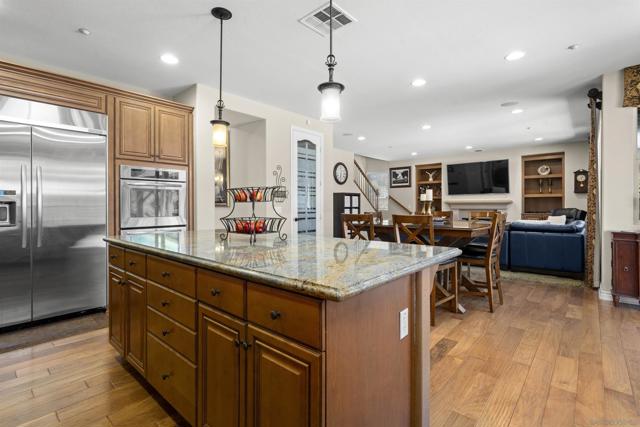 7787 Britt Pl, Santee CA: https://media.crmls.org/mediaz/5f5be3d6-bb8a-4586-8241-55baea8d525b.jpg