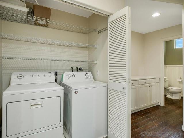 8732 Esplanade Park Lane, San Diego CA: https://media.crmls.org/mediaz/5f5c02e7-dbd7-4101-b75c-363b2512ceb2.jpg