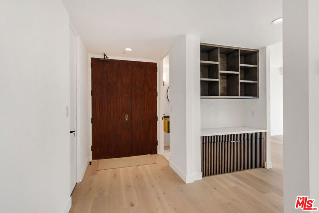 515 Ocean Avenue, Santa Monica CA: https://media.crmls.org/mediaz/5f5c3d9c-6254-4af5-9693-c586f969fed9.jpg