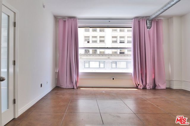 215 W 7th Street, Los Angeles CA: https://media.crmls.org/mediaz/5f5c568b-638f-4c50-8676-6232358b83c2.jpg