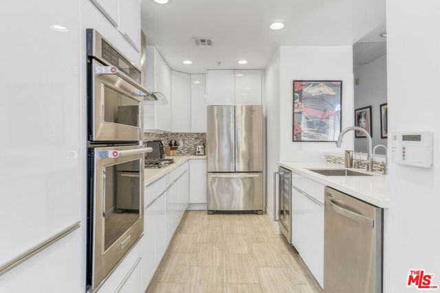 1706 Colby Avenue, Los Angeles CA: https://media.crmls.org/mediaz/5f5c7f72-841c-4963-a6d5-9822247c9f2a.jpg