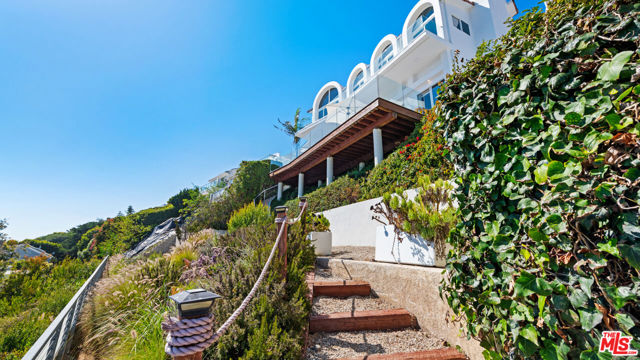 31654 Broad Beach Road, Malibu, California 90265, 4 Bedrooms Bedrooms, ,3 BathroomsBathrooms,Single Family Residence,For Sale,Broad Beach,24423277