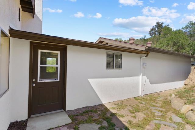 9115 Harmony Grove Road, Escondido CA: https://media.crmls.org/mediaz/5f5df012-09c7-4311-924d-12e597e50dc3.jpg