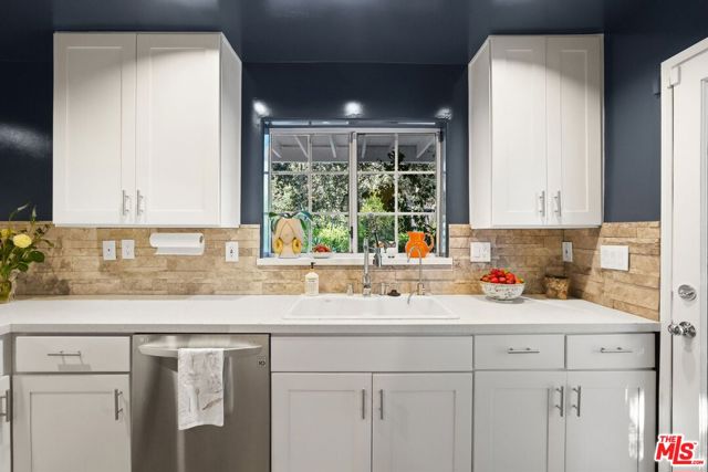 2365 Old Topanga Canyon Road, Topanga CA: https://media.crmls.org/mediaz/5f5e5be9-3e51-47a9-97db-0257f5bd5473.jpg