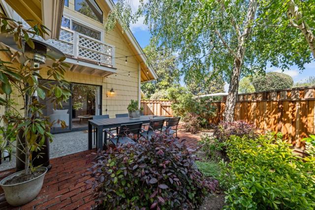 2518 W Middlefield Road, Mountain View CA: https://media.crmls.org/mediaz/5f5ef918-2c37-4dc2-86e1-c8762ba73acd.jpg