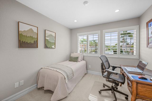 7045 Via Cabana, Carlsbad CA: https://media.crmls.org/mediaz/5f5fec2a-3dd9-4972-a9fc-457797ed704a.jpg