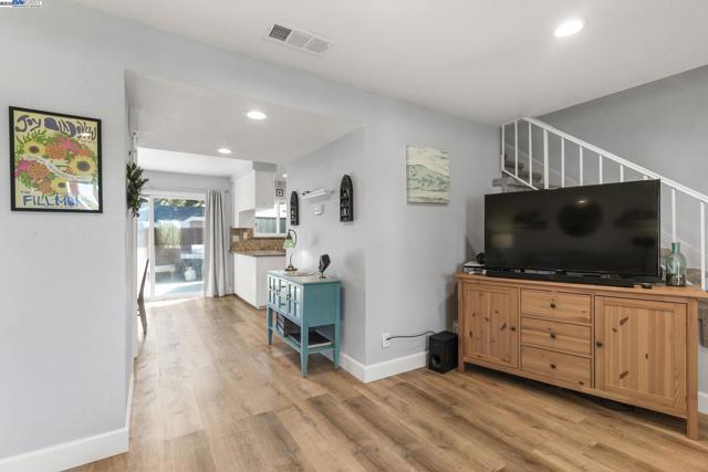 1479 Spring Valley Cmn, Livermore CA: https://media.crmls.org/mediaz/5f608578-fc36-4b1f-ae8f-a2ea7412c369.jpg