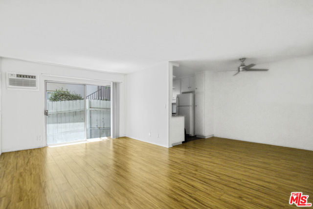 1253 Federal Avenue, Los Angeles CA: https://media.crmls.org/mediaz/5f6094a8-a264-473e-9423-df620734f9af.jpg