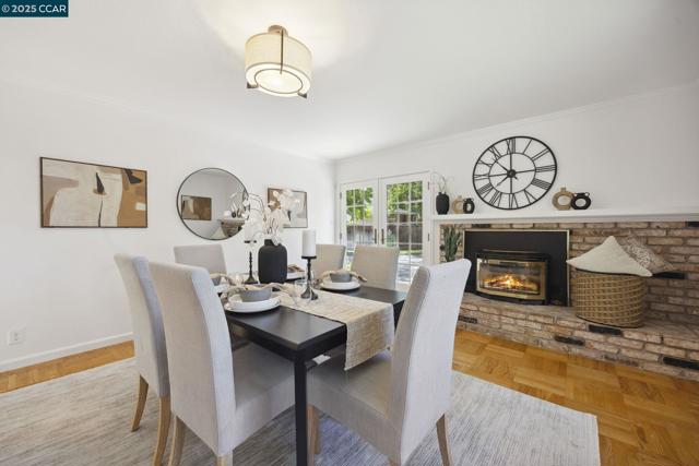38 Oakdene Ct, Walnut Creek CA: https://media.crmls.org/mediaz/5f60c926-e56e-40cc-a898-243f6f7f0718.jpg