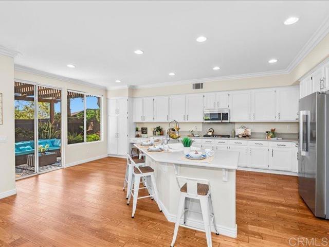2381 Avenida Helecho, Carlsbad CA: https://media.crmls.org/mediaz/5f61830b-d69d-451f-a056-7dd75853b78e.jpg