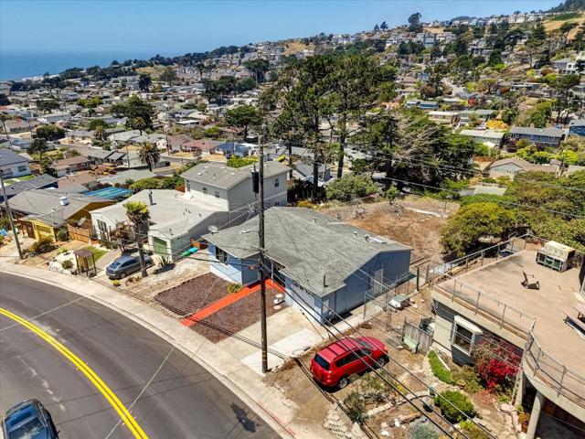 331 Manor Drive, Pacifica CA: https://media.crmls.org/mediaz/5f622d9b-f632-4a09-8c4f-f8d80be94e18.jpg