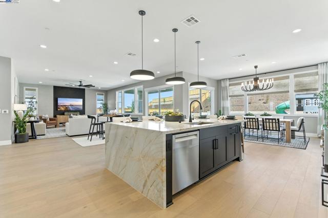 1691 S Wren Street, Dublin CA: https://media.crmls.org/mediaz/5f624581-b69f-4177-bff0-2ae8c9cc403b.jpg