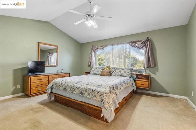 1531 Rutherford Ln, Oakley CA: https://media.crmls.org/mediaz/5f633afd-1b34-4475-9653-81db66ae843f.jpg