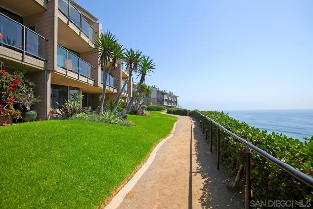 321 W I St, Encinitas, California 92024, 2 Bedrooms Bedrooms, ,2 BathroomsBathrooms,Condominium,For Sale,W I St,250020340SD