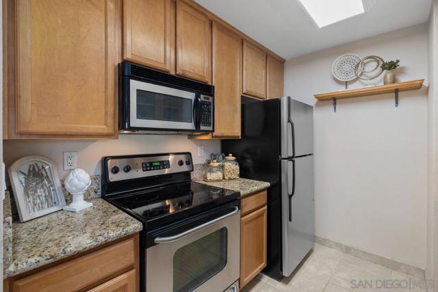 7190 Shoreline Dr, San Diego CA: https://media.crmls.org/mediaz/5f6441ee-4022-4e71-8be6-6a6c32305e49.jpg