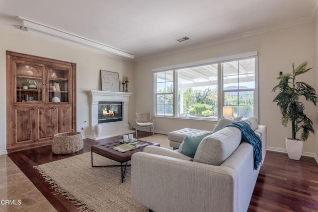 219 Via Rebecca, Thousand Oaks CA: https://media.crmls.org/mediaz/5f6449d6-642c-4463-91ff-358234ff668a.jpg