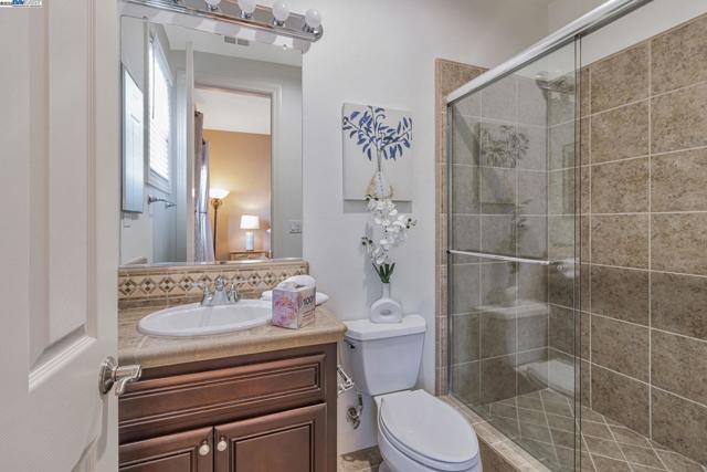 548 Wycombe Ct, San Ramon CA: https://media.crmls.org/mediaz/5f64be43-afc0-4406-a11b-f8ff9fc2adb2.jpg