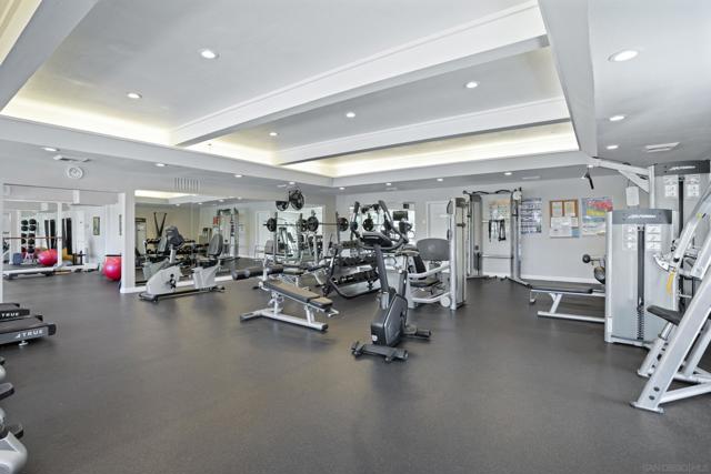 2207 Caminito Cabala, La Jolla CA: https://media.crmls.org/mediaz/5f6517ce-e729-4ad8-a329-85c0dca07825.jpg