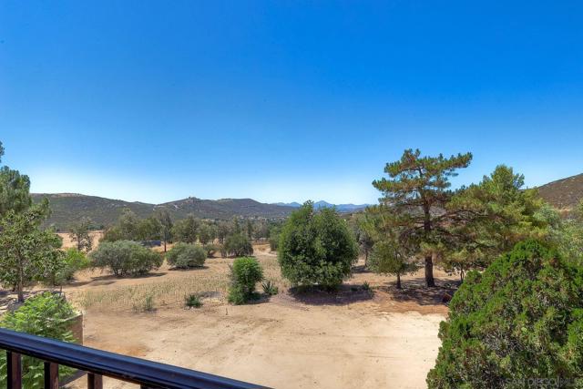 25861 E Old Julian Hwy, Ramona CA: https://media.crmls.org/mediaz/5f653fa3-9e65-422b-b316-616eb6f852ce.jpg