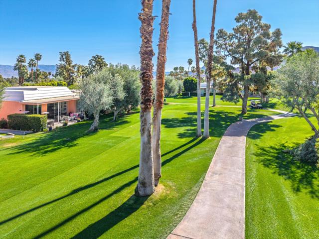 47314 Abdel Circle, Palm Desert CA: https://media.crmls.org/mediaz/5f6541a6-629a-4f68-9f59-fef633058d48.jpg