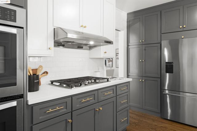 Image 14 of 56 For 1046 Ordway St