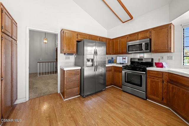 234 Country Club Drive, Simi Valley CA: https://media.crmls.org/mediaz/5f660be0-f80a-4138-967d-79f78a140c75.jpg