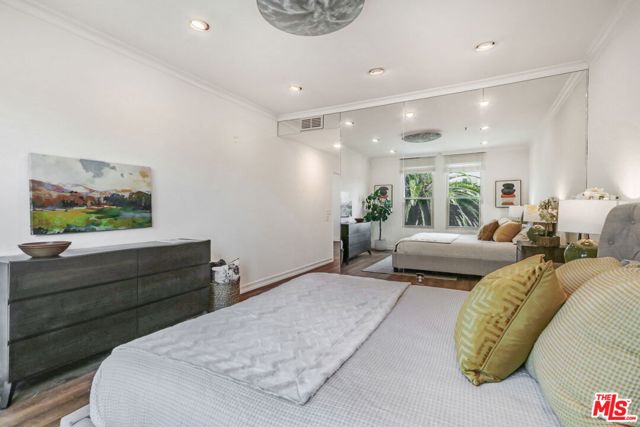 2 Bed Home for Sale in Santa Monica, California