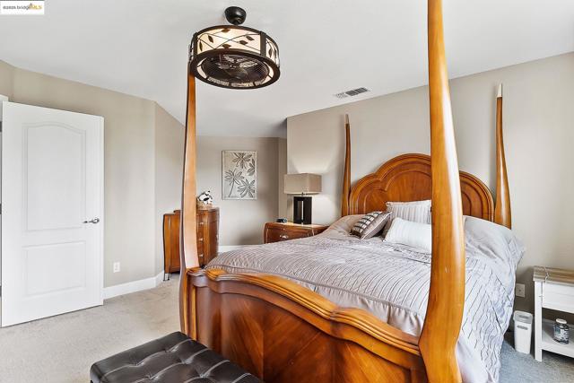 150 Ridge Crest Ct, Oakley CA: https://media.crmls.org/mediaz/5f6681f9-68ad-438f-b7e9-4d77c96b30f7.jpg