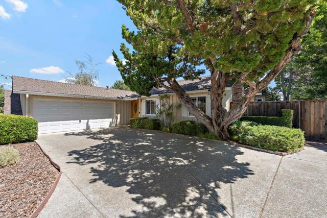 861 Riverside Drive, Los Altos CA: https://media.crmls.org/mediaz/5f67b57e-2287-4f02-b794-69e6c3a2fa55.jpg