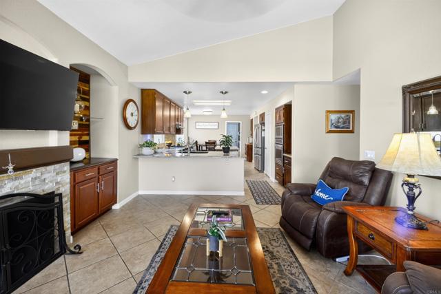 Detail Gallery Image 10 of 28 For 40455 via Tapadero, Murrieta,  CA 92562 - 3 Beds | 2/1 Baths